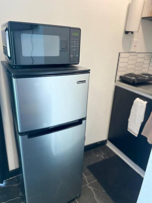 Your Tiny Downtown Home With Backyard Unit D فينيكس المظهر الخارجي الصورة